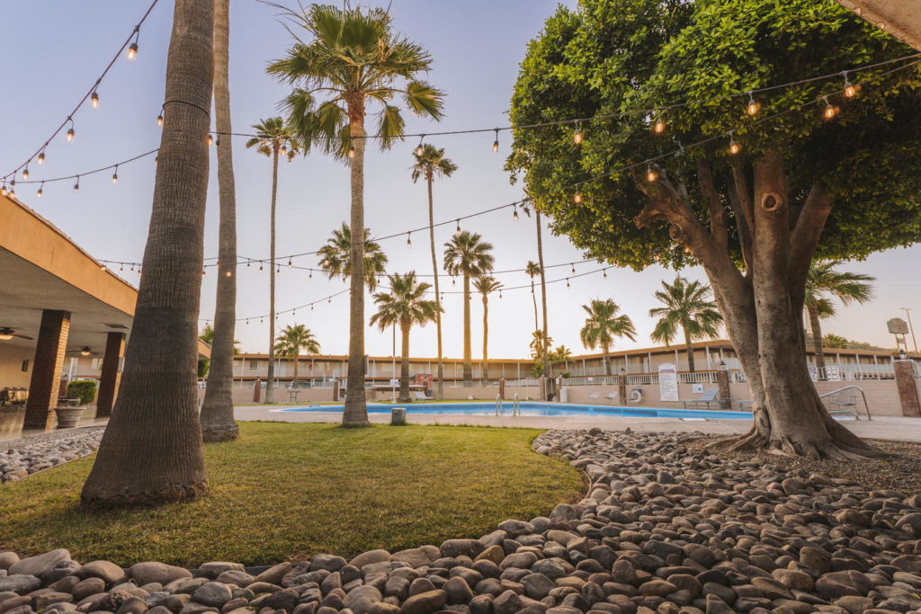 Alberca El Camino Hotel & Suites