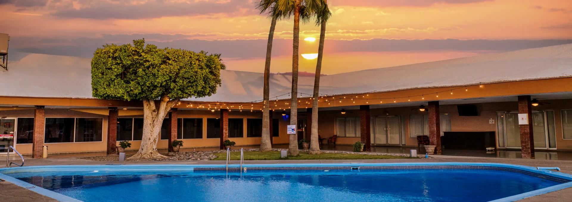 El Camino Hotel & Suites Caborca Sonora